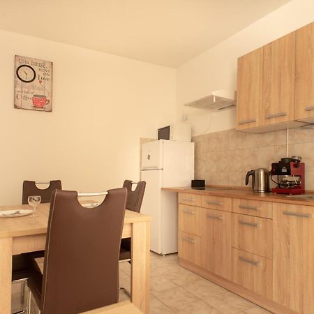 Modor Apartman Alsópáhok Exteriör bild