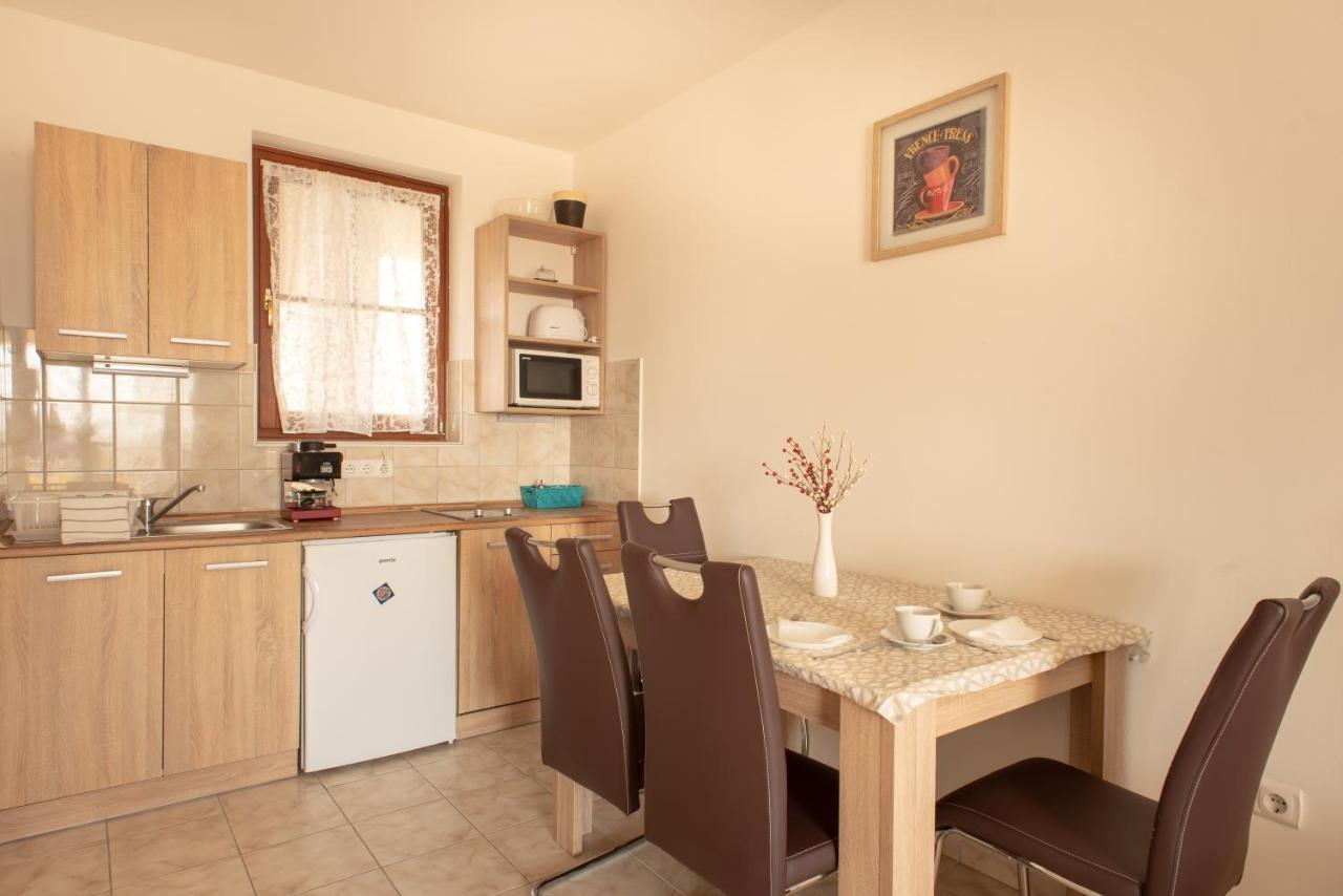 Modor Apartman Alsópáhok Exteriör bild