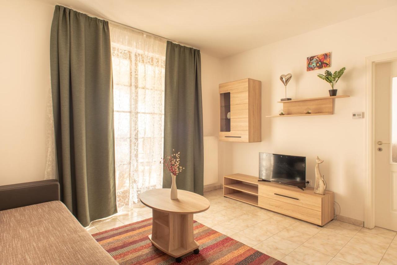 Modor Apartman Alsópáhok Exteriör bild