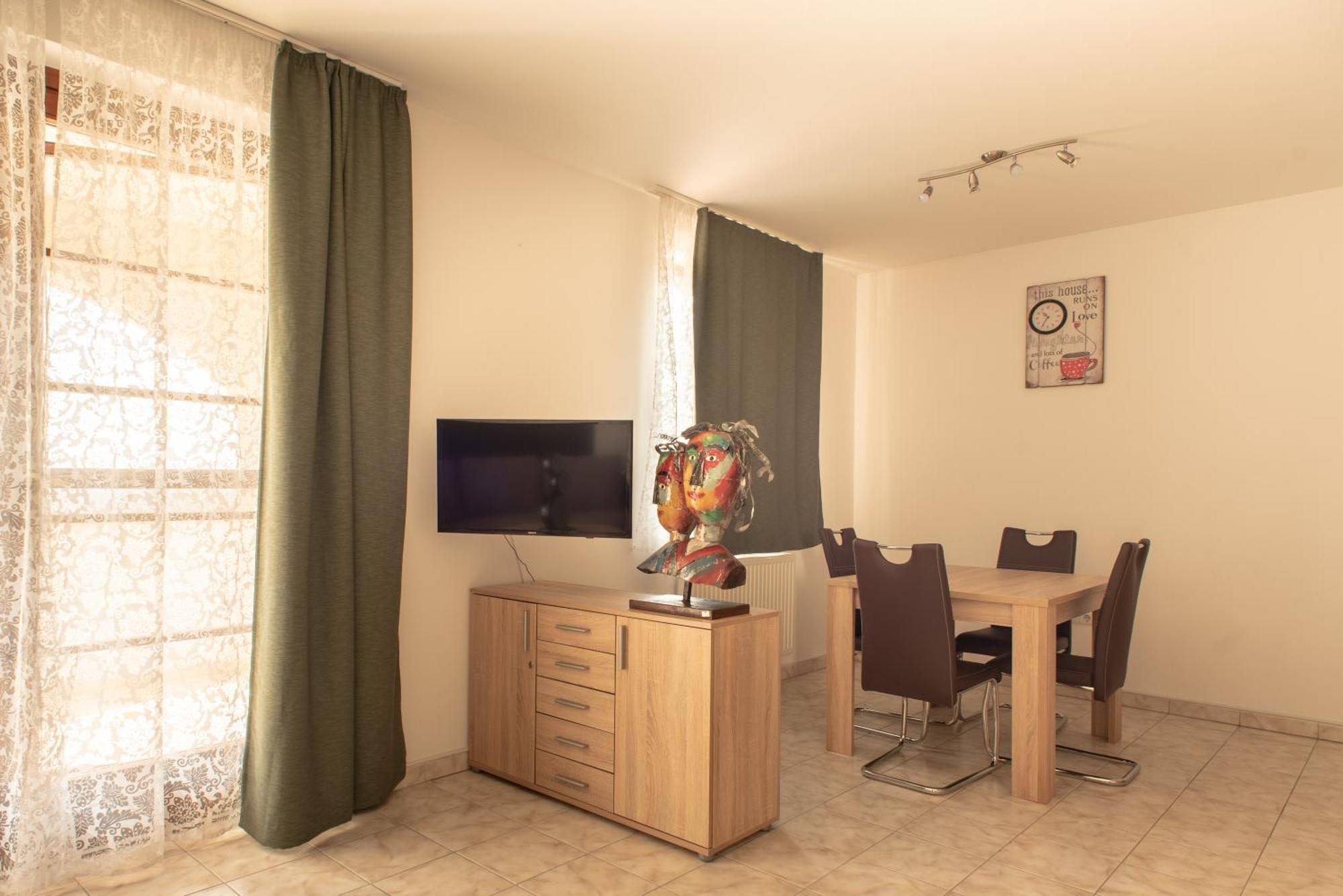 Modor Apartman Alsópáhok Exteriör bild