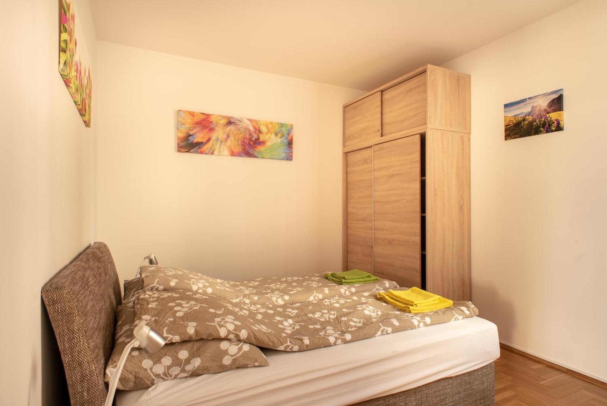 Modor Apartman Alsópáhok Exteriör bild