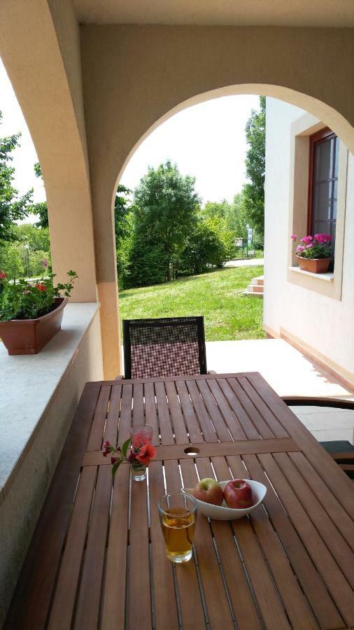 Modor Apartman Alsópáhok Exteriör bild